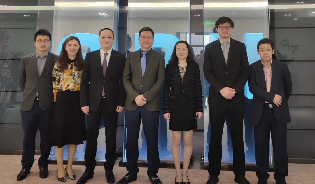 上海医药领导与项目组代表合影